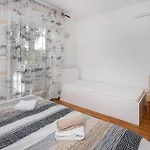 Beautiful In With Wifi Apartment